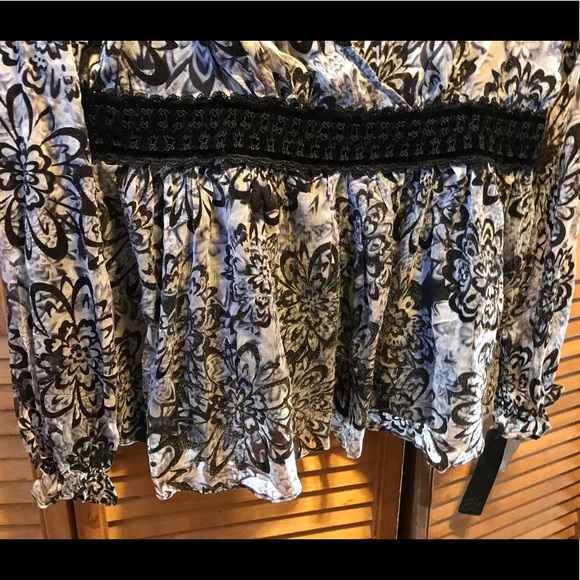 E by ECI Black and Grey Top - Picture 7 of 16